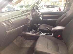 Toyota Hilux 2.4GD-6 single cab Raider manual - Image 7