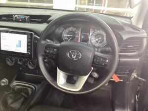 Toyota Hilux 2.4GD-6 single cab Raider manual - Image 8