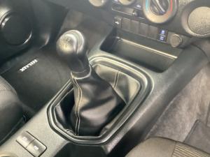 Toyota Hilux 2.4GD-6 single cab Raider manual - Image 12