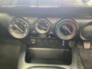 Toyota Hilux 2.4GD-6 single cab Raider manual - Image 15