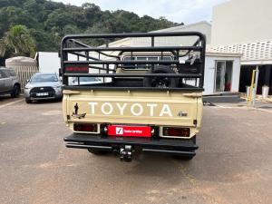Toyota Land Cruiser 79 2.8GD-6 single cab auto - Image 5