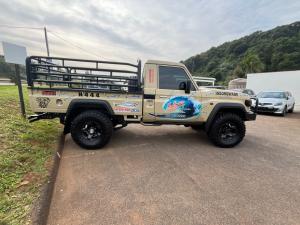 Toyota Land Cruiser 79 2.8GD-6 single cab auto - Image 3