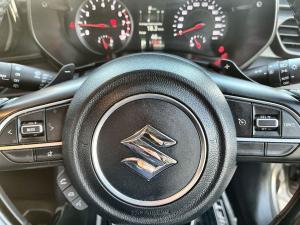 Suzuki Swift 1.2 GLX auto - Image 22