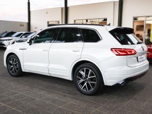 Volkswagen Touareg V6 TDI Executive R-Line - Image 16