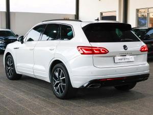 Volkswagen Touareg V6 TDI Executive R-Line - Image 17