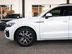 Volkswagen Touareg V6 TDI Executive R-Line - Image 18