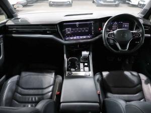 Volkswagen Touareg V6 TDI Executive R-Line - Image 24