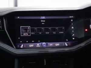 Volkswagen Touareg V6 TDI Executive R-Line - Image 30