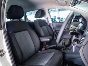 Volkswagen Polo Vivo hatch 1.4 Life - Image 14
