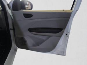 Renault Triber 1.0 Evolution - Image 10