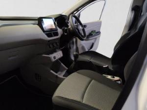 Renault Triber 1.0 Evolution - Image 16