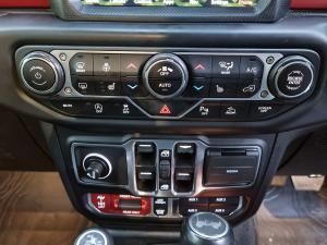 Jeep Wrangler Unlimited 3.6 Rubicon - Image 19