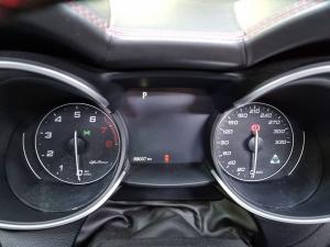 Alfa Romeo Stelvio Quadrifoglio Q4 Race Edition - Image 12