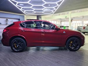 Alfa Romeo Stelvio Quadrifoglio Q4 Race Edition - Image 8