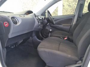 Toyota Etios hatch 1.5 Sprint - Image 7