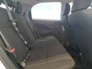 Toyota Etios hatch 1.5 Sprint - Image 13