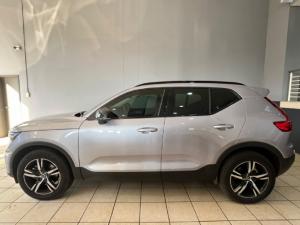 Volvo XC40 B4 Plus Dark - Image 2