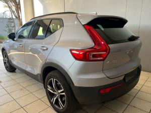 Volvo XC40 B4 Plus Dark - Image 3