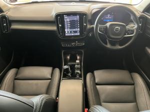 Volvo XC40 B4 Plus Dark - Image 4