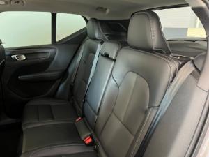 Volvo XC40 B4 Plus Dark - Image 5