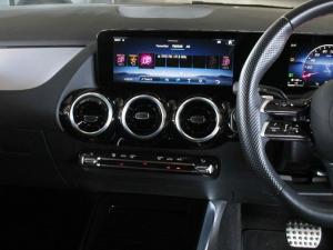 Mercedes-Benz GLA GLA200d Progressive - Image 12