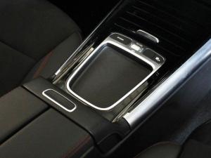 Mercedes-Benz GLA GLA200d Progressive - Image 13