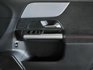 Mercedes-Benz GLA GLA200d Progressive - Image 18