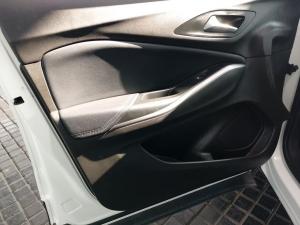 Opel Grandland X 1.6 Turbo - Image 13