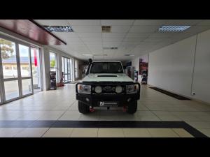Toyota Land Cruiser 76 4.5D-4D V8 station wagon LX - Image 4