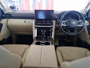 Toyota Land Cruiser 300 3.3D ZX - Image 6
