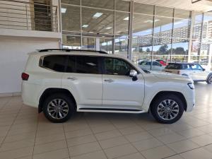 Toyota Land Cruiser 300 3.3D ZX - Image 3