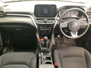 Toyota Urban Cruiser 1.5 XR manual - Image 6