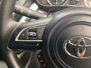 Toyota Urban Cruiser 1.5 XR manual - Image 9