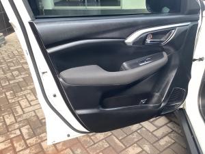 Toyota Urban Cruiser 1.5 XR manual - Image 24
