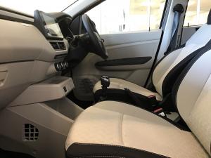 Renault Triber 1.0 Evolution - Image 7