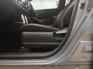 Toyota Corolla Cross 1.8 Hybrid XR - Image 18