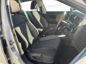 Volkswagen Polo hatch 1.0TSI Life manual - Image 14