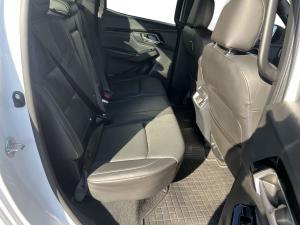 Isuzu D-Max 3.0TD double cab V-Cross - Image 15