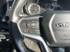 Isuzu D-Max 3.0TD double cab V-Cross - Image 19