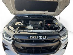 Isuzu D-Max 3.0TD double cab V-Cross - Image 9