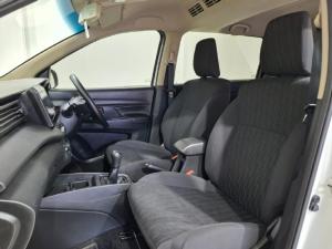 Toyota Rumion 1.5 SX manual - Image 10