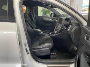 Volvo XC40 D4 AWD R-Design - Image 11