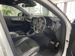 Volvo XC40 D4 AWD R-Design - Image 16