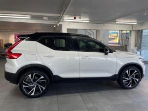 Volvo XC40 D4 AWD R-Design - Image 2