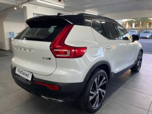 Volvo XC40 D4 AWD R-Design - Image 3