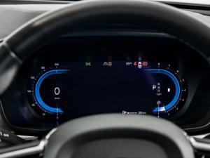 Volvo XC60 B5 AWD Plus Dark - Image 12