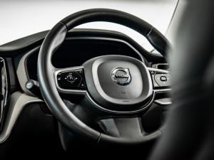 Volvo XC60 B5 AWD Plus Dark - Image 14