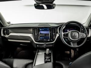 Volvo XC60 B5 AWD Plus Dark - Image 7