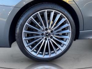 Mercedes-Benz C-Class C200 Avantgarde - Image 16