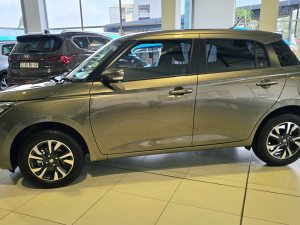 Suzuki Swift 1.2 GLX auto - Image 5